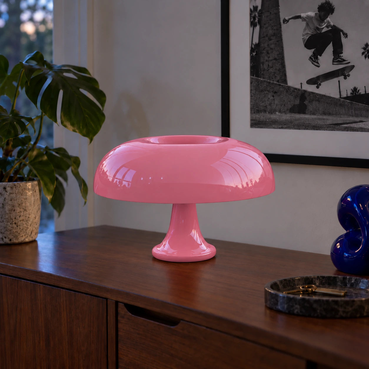 sm-image-25ba44fa9093d26883f43df3 Medusa Table Lamp