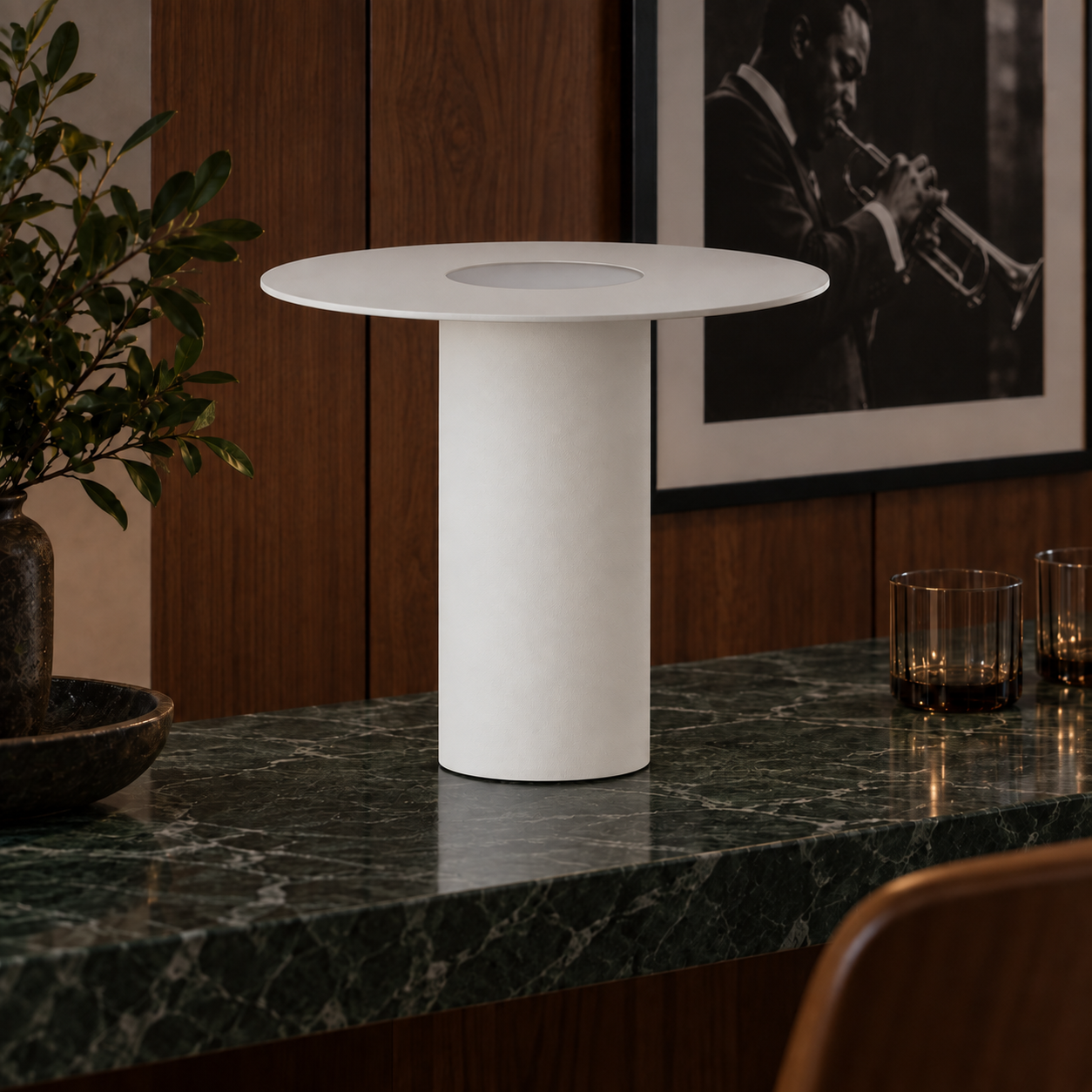 sm-image-5f1ae557ad4159d9e6cd4b12 Halo Table Lamp