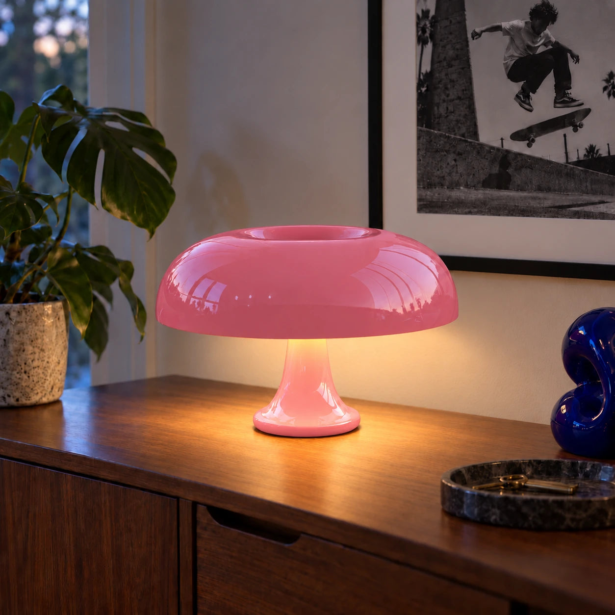 sm-image-99bd4c2617e8a91805cf4a86 Medusa Table Lamp
